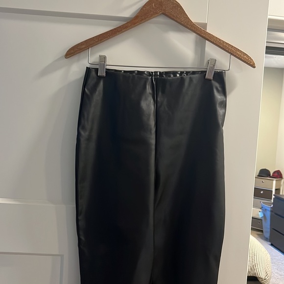 H&M faux leather leggings size small - Picture 3 of 4